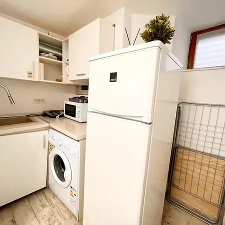 Apartament Temple 3 - Half Ground Level With Windows - Demisol