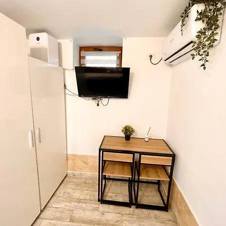 Temple 3 - Half Ground Level With Windows - Demisol Apartament Bukareszt