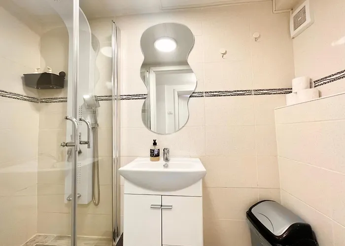 Temple 3 - Half Ground Level With Windows - Demisol Бухарест